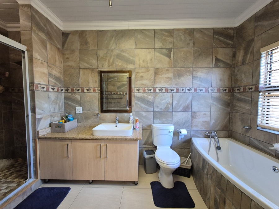 3 Bedroom Property for Sale in Vaal de Grace Golf Estate North West